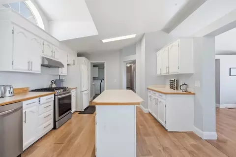 Kitchen - 5028 Kiva Dr, Copperopolis, CA 95228 photo 5 of 6