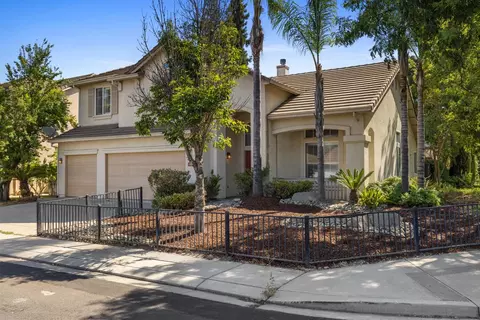 Exterior - 4000 Viader Dr, Modesto, CA 95356 photo 2 of 8