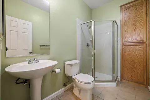 Bath - 4000 Viader Dr, Modesto, CA 95356 photo 1 of 5