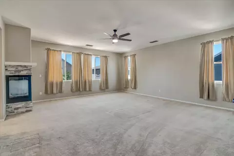 Living - 537 Gregory, Manteca, CA 95336 photo 5 of 7