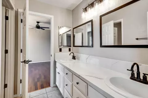 Bath - 537 Gregory, Manteca, CA 95336 photo 4 of 4