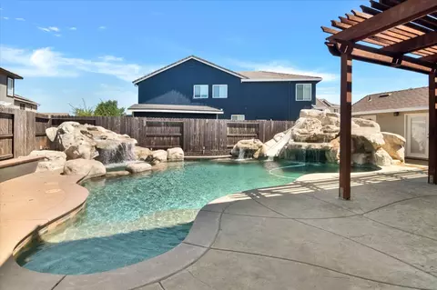 Exterior - 537 Gregory, Manteca, CA 95336 photo 5 of 7