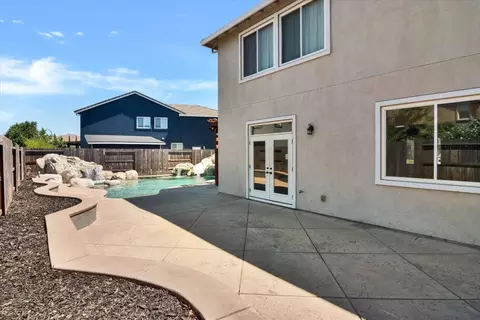 Exterior - 537 Gregory, Manteca, CA 95336 photo 6 of 7