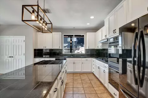 Kitchen - 537 Gregory, Manteca, CA 95336 photo 4 of 4