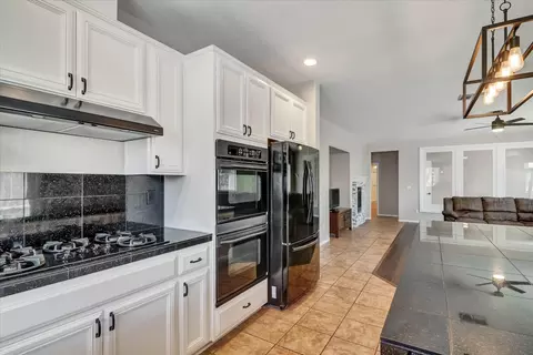 Kitchen - 537 Gregory, Manteca, CA 95336 photo 3 of 4