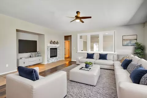 Living - 537 Gregory, Manteca, CA 95336 photo 2 of 7