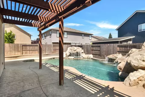 Exterior - 537 Gregory, Manteca, CA 95336 photo 4 of 7