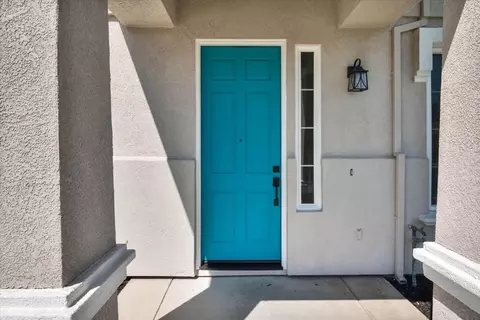 Entry Way - 537 Gregory, Manteca, CA 95336 photo 1 of 3