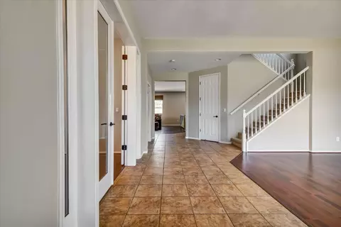 Entry Way - 537 Gregory, Manteca, CA 95336 photo 2 of 3