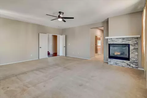Living - 537 Gregory, Manteca, CA 95336 photo 7 of 7