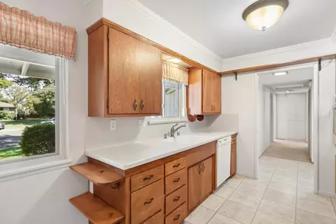 Entry Way - 6218 Saint James Dr, Carmichael, CA 95608 photo 2 of 2