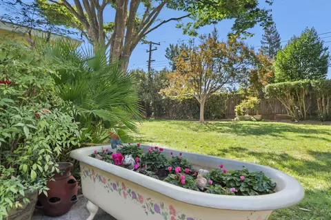 Exterior - 6218 Saint James Dr, Carmichael, CA 95608 photo 5 of 13