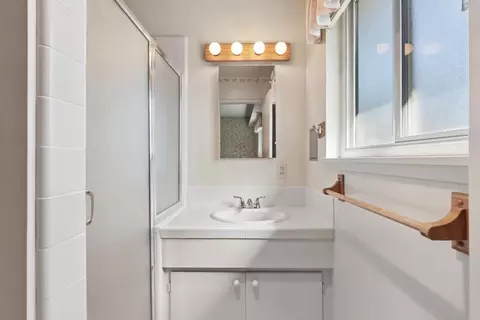 Bath - 6218 Saint James Dr, Carmichael, CA 95608 photo 3 of 4