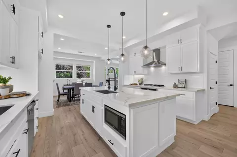 Kitchen - 3705 Mackenzie Ln, Carmichael, CA 95608 photo 2 of 6