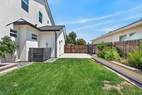 Exterior - 3705 Mackenzie Ln, Carmichael, CA 95608 photo 10 of 11