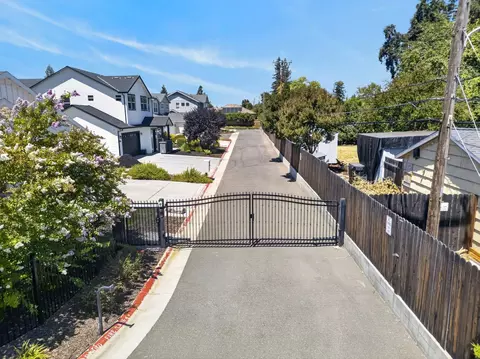 View/Area - 3705 Mackenzie Ln, Carmichael, CA 95608 photo 3 of 8