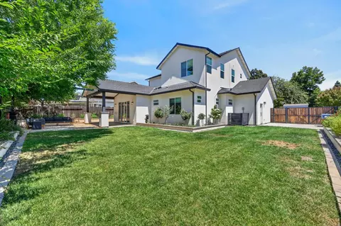 Exterior - 3705 Mackenzie Ln, Carmichael, CA 95608 photo 8 of 11