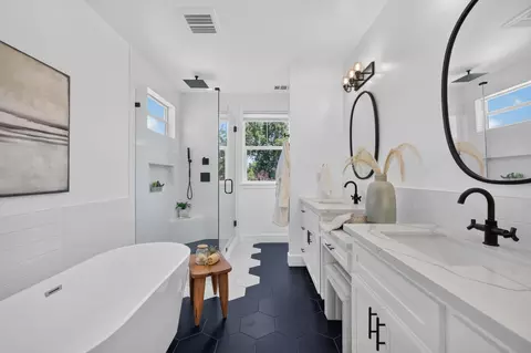 Bath - 3705 Mackenzie Ln, Carmichael, CA 95608 photo 4 of 11