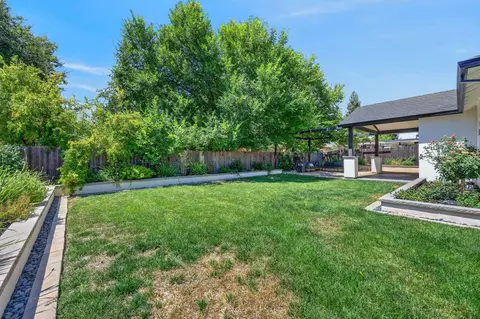 Exterior - 3705 Mackenzie Ln, Carmichael, CA 95608 photo 9 of 11