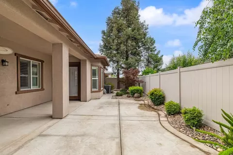 Exterior - 2442 Pepper Tree Ln, Manteca, CA 95336 photo 7 of 14