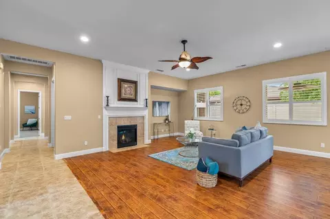 Living - 2442 Pepper Tree Ln, Manteca, CA 95336 photo 2 of 6
