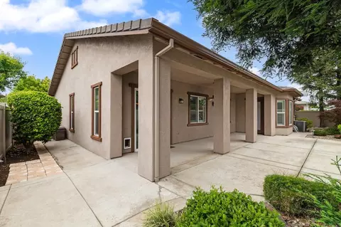Exterior - 2442 Pepper Tree Ln, Manteca, CA 95336 photo 6 of 14