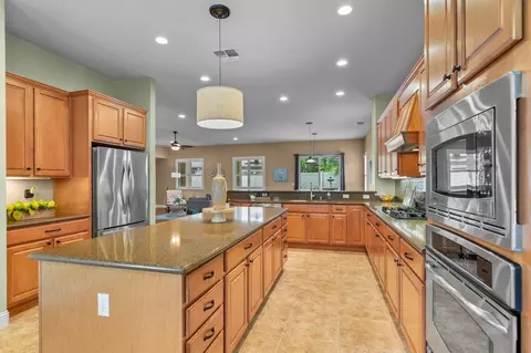 Kitchen - 2442 Pepper Tree Ln, Manteca, CA 95336 photo 8 of 8