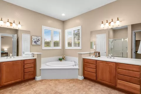Bath - 2442 Pepper Tree Ln, Manteca, CA 95336 photo 2 of 4