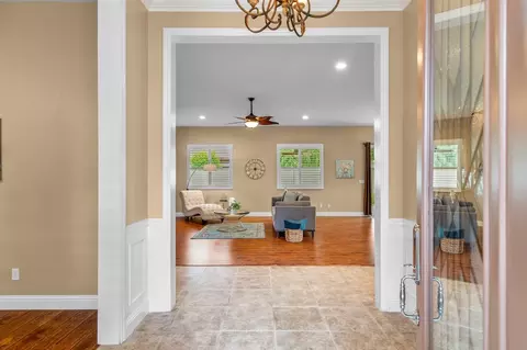 Entry Way - 2442 Pepper Tree Ln, Manteca, CA 95336 photo 2 of 4