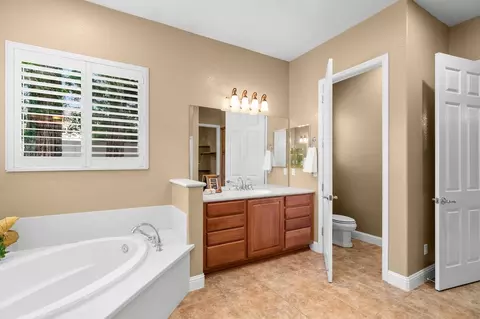 Bath - 2442 Pepper Tree Ln, Manteca, CA 95336 photo 4 of 4