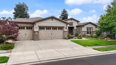 Exterior - 2442 Pepper Tree Ln, Manteca, CA 95336 photo 3 of 14