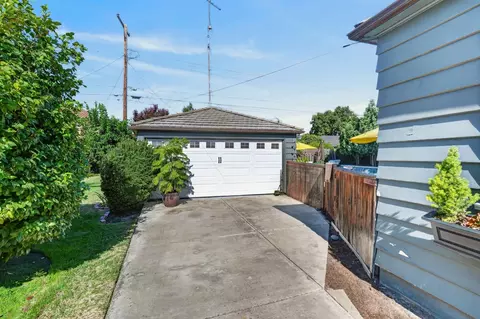 Exterior - 141 S Orange St, Lodi, CA 95240 photo 6 of 11