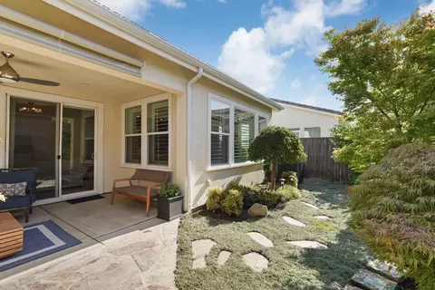 Exterior - 822 Cento Ct, Lodi, CA 95242 photo 5 of 8