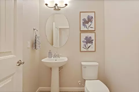 Bath - 822 Cento Ct, Lodi, CA 95242 photo 1 of 3