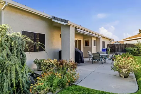 Exterior - 3201 Spring Crest Dr, Turlock, CA 95382 photo 3 of 16