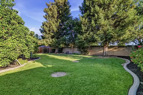 Exterior - 3201 Spring Crest Dr, Turlock, CA 95382 photo 10 of 16