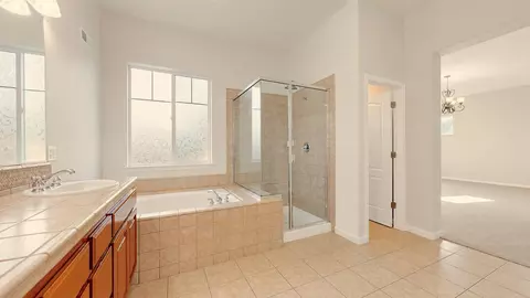 Bath - 20939 Valley View Pl, Patterson, CA 95363 photo 5 of 5