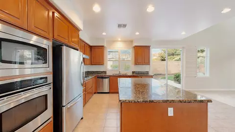 Kitchen - 20939 Valley View Pl, Patterson, CA 95363 photo 6 of 6