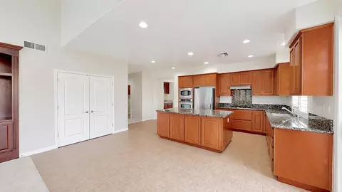 Kitchen - 20939 Valley View Pl, Patterson, CA 95363 photo 2 of 6