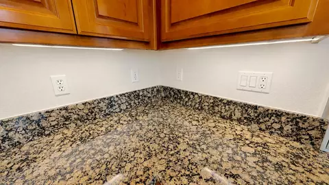 Kitchen - 20939 Valley View Pl, Patterson, CA 95363 photo 4 of 6