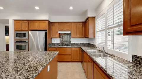 Kitchen - 20939 Valley View Pl, Patterson, CA 95363 photo 1 of 6