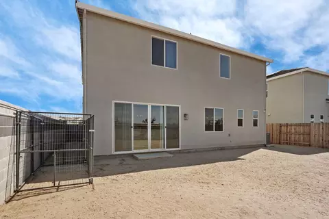 Exterior - 394 Vinal Dr, Manteca, CA 95337 photo 5 of 8