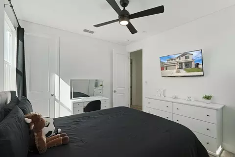 Bedroom - 394 Vinal Dr, Manteca, CA 95337 photo 2 of 9