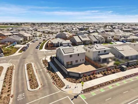 View/Area - 394 Vinal Dr, Manteca, CA 95337 photo 8 of 18