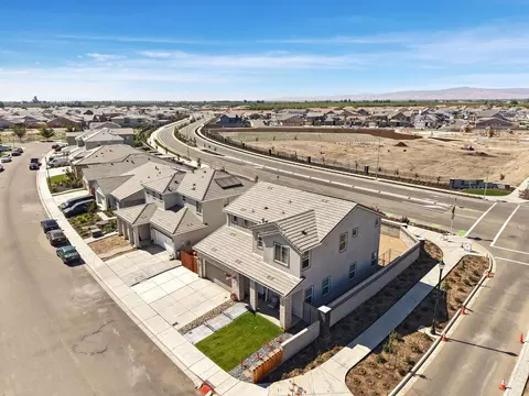 View/Area - 394 Vinal Dr, Manteca, CA 95337 photo 2 of 18