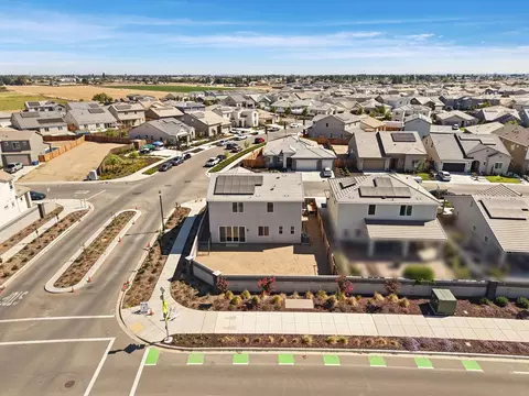 View/Area - 394 Vinal Dr, Manteca, CA 95337 photo 10 of 18