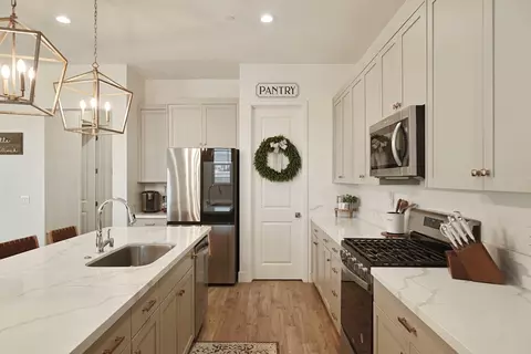 Kitchen - 394 Vinal Dr, Manteca, CA 95337 photo 2 of 6