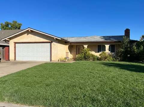3913 Smithfield Way, Sacramento, CA 95826