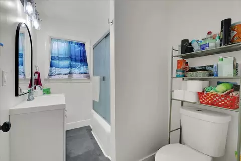 Bath - 826 Vermont St, Gridley, CA 95948 photo 3 of 3