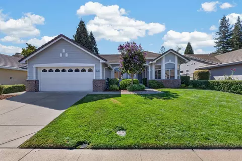 6136 Rose Garden Ln, Roseville, CA 95747
